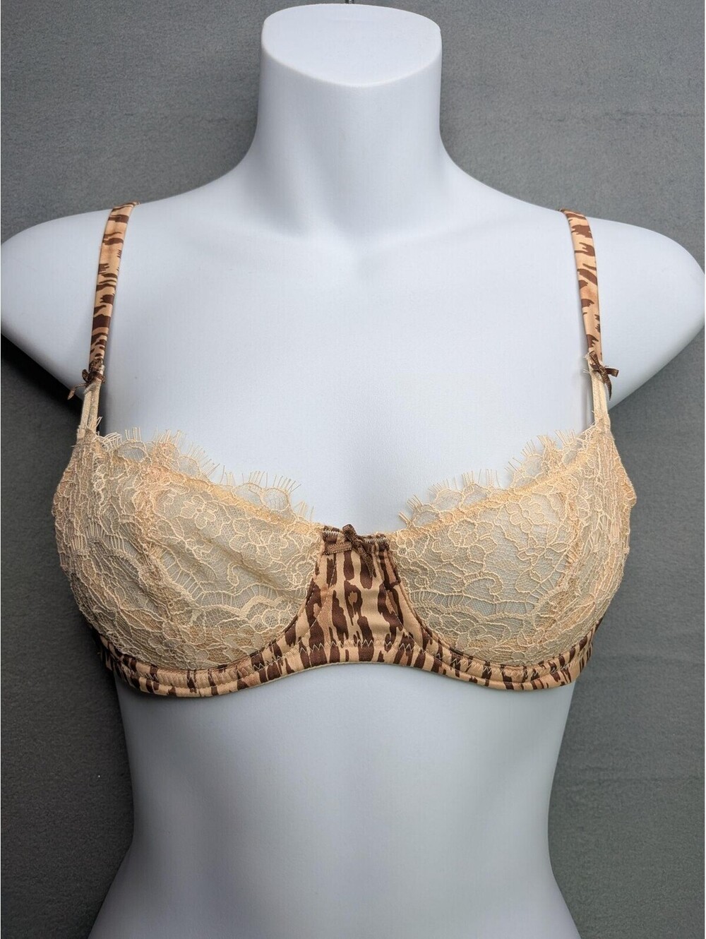 Victoria's Secret Bra Womens 32B Beige Lace Animal Print Push Up Underwire